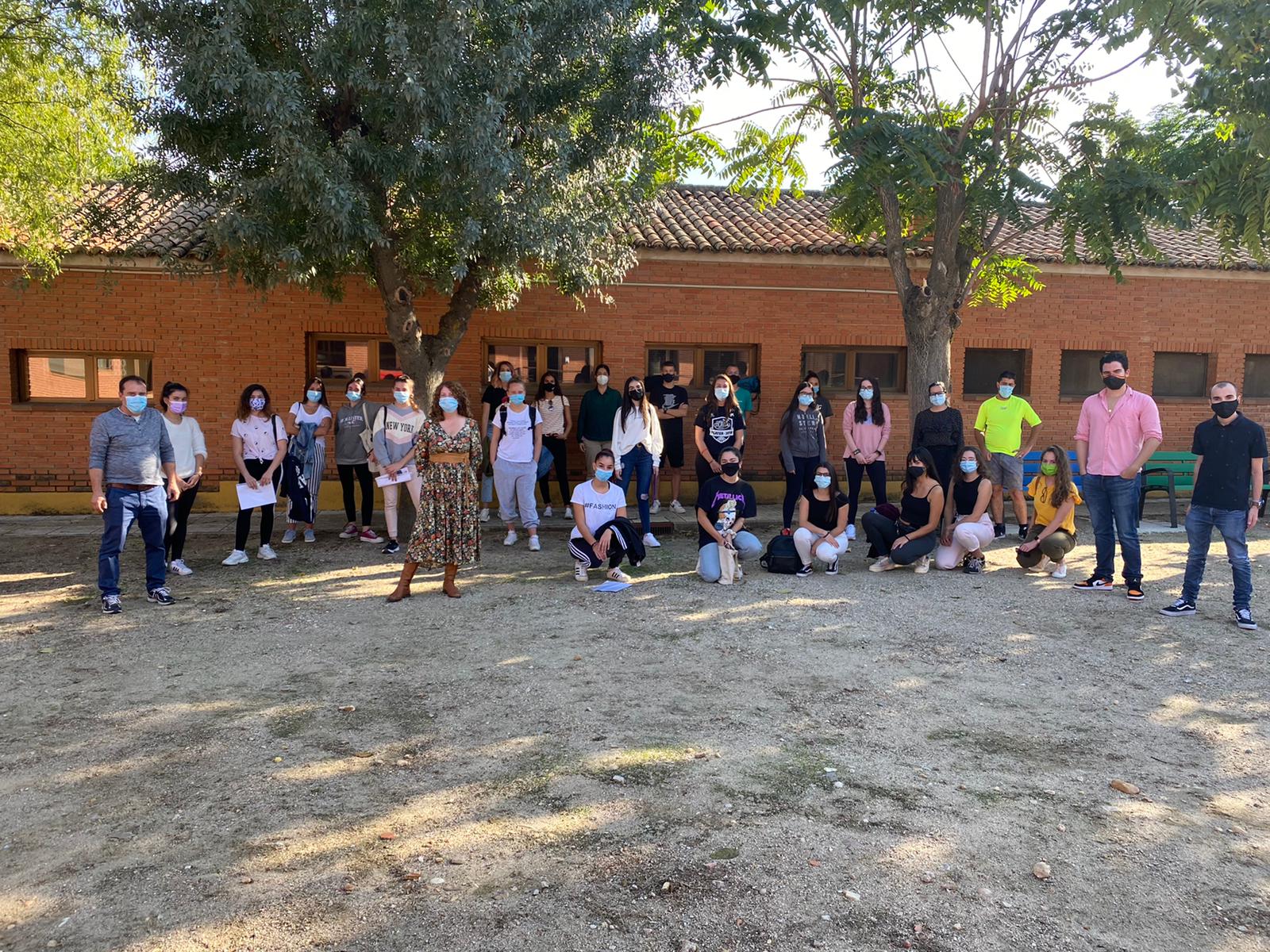 grupo de 24 participantes monitres y concejales Juventud